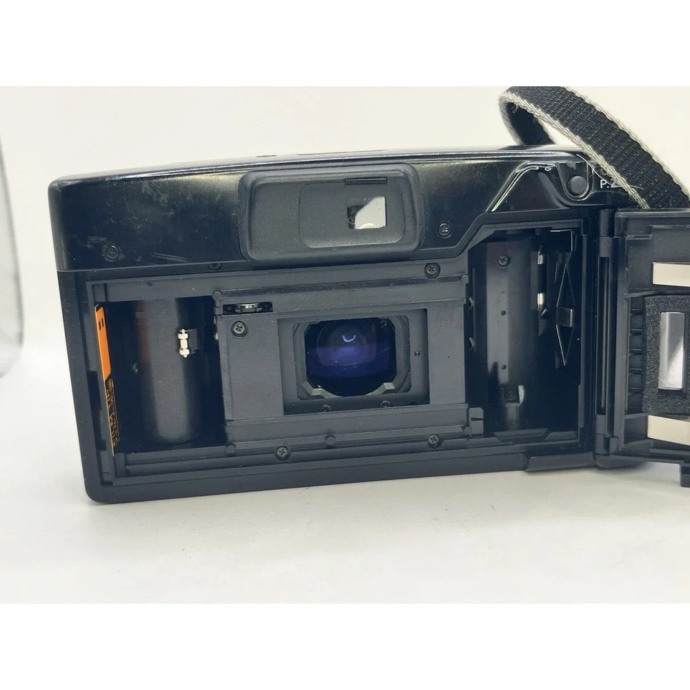 Minolta Freedom Zoom 90 35mm Film Point and Shoot Camera